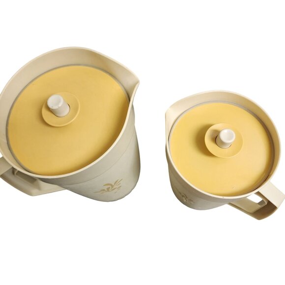 Vintage Tupperware Cream & Yellow Beverage Pitchers 1 & 2 Qt - Picture 2 of 3